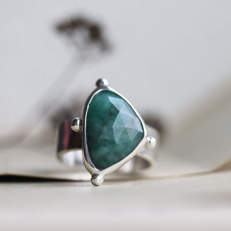 Emerald Ring No. 105 | Size 7.75
